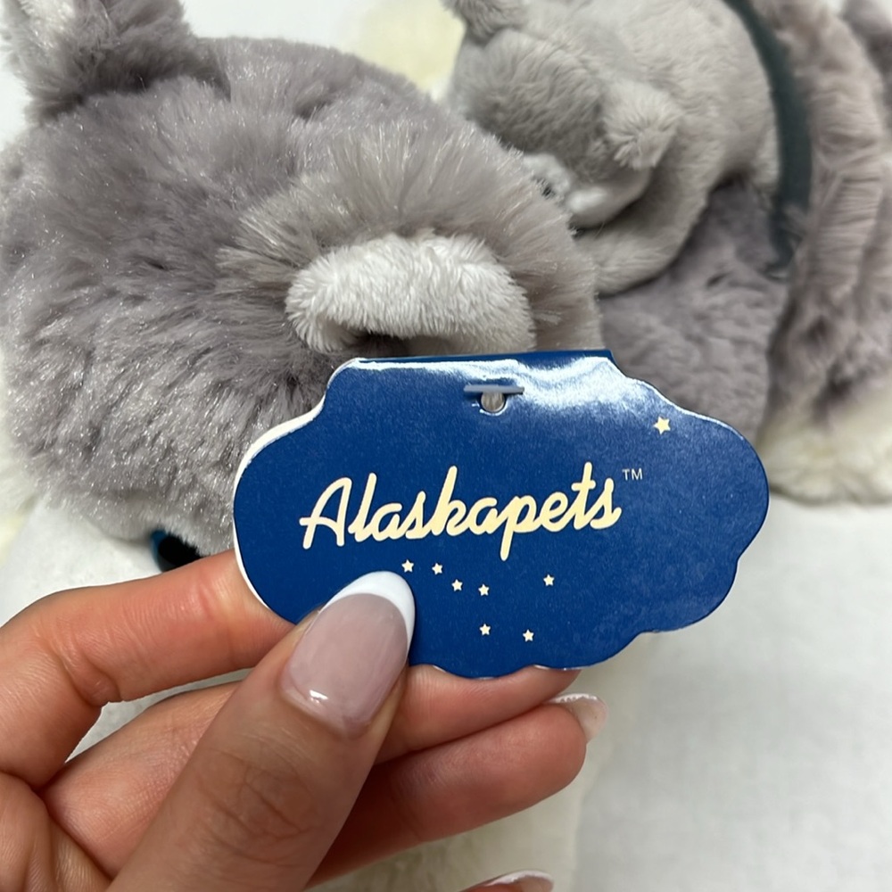 Husky Mom & Pup Alaska Plush stuffed animal – Alaskapets by Wishpets – 11.5” - Picture 8 of 12